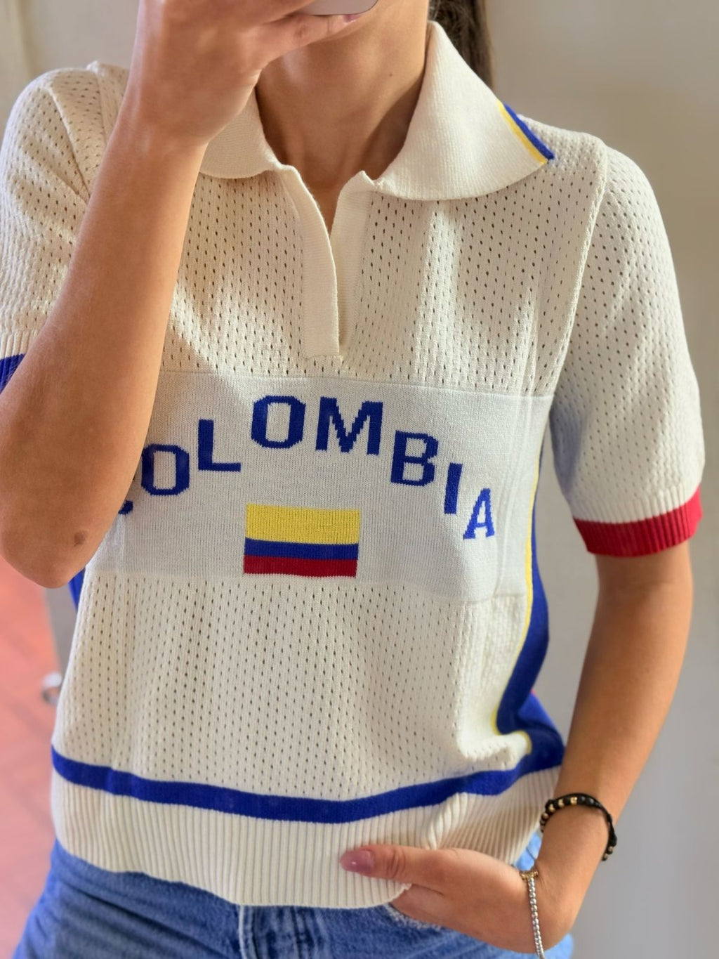 Buzo tricolor