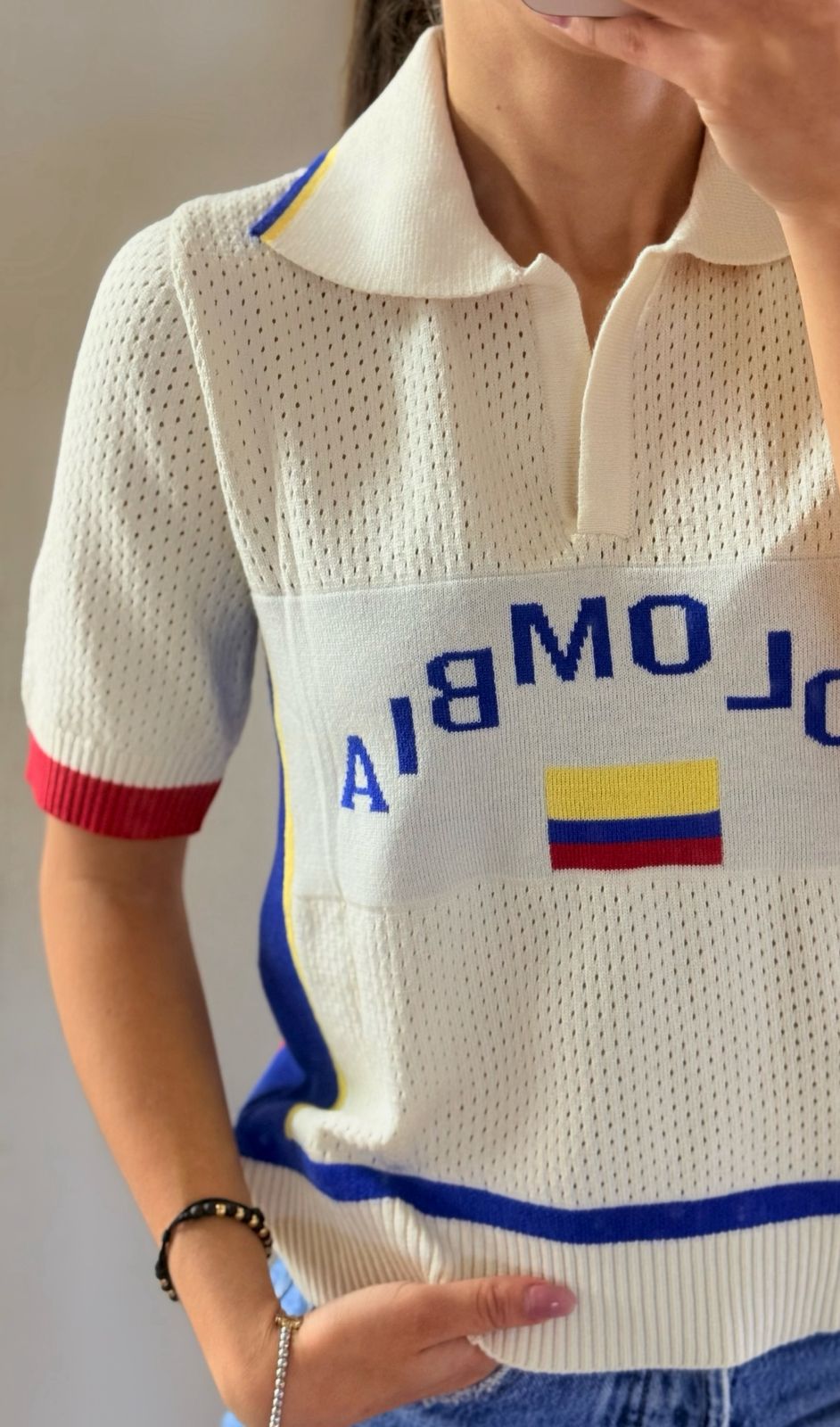 Buzo tricolor